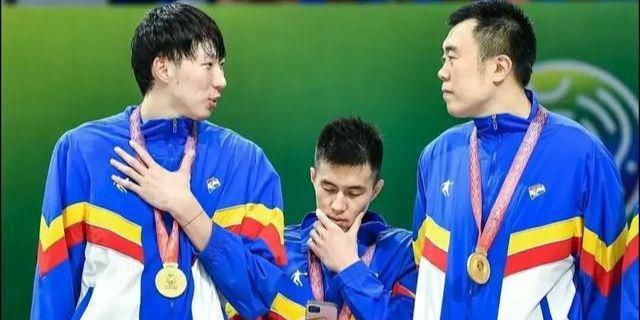 叶辰点头一笑，说：顾叔叔，您先请。